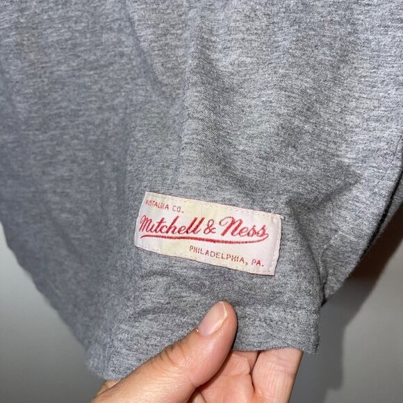 Mitchell And Ness Vintage Mens T Shirt Size Small Boston Celtics Raglan Sleeve - Picture 7 of 9